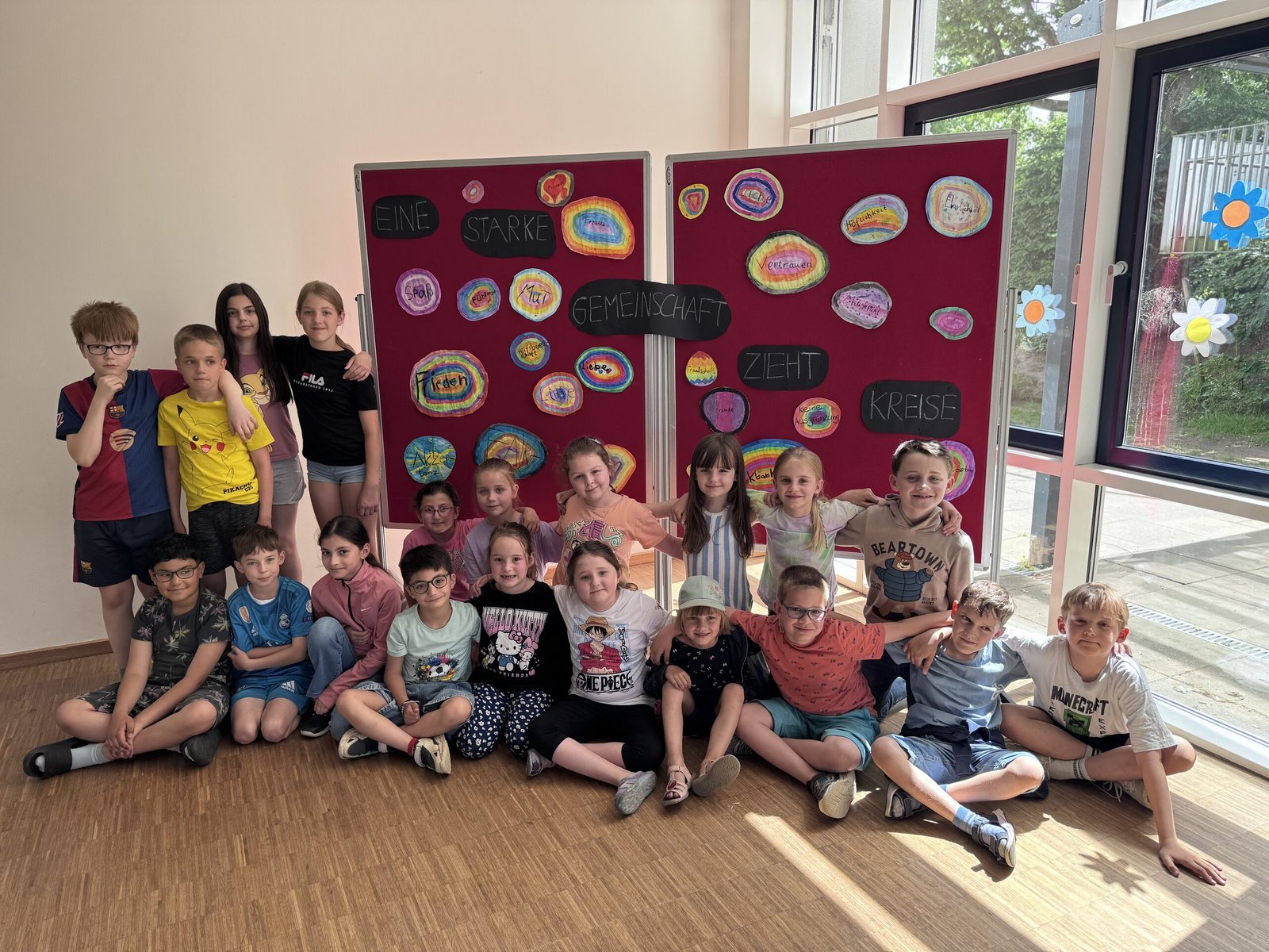 Kunstprojekt unserer 2B – Eine starke Gemeinschaft zieht Kreise
